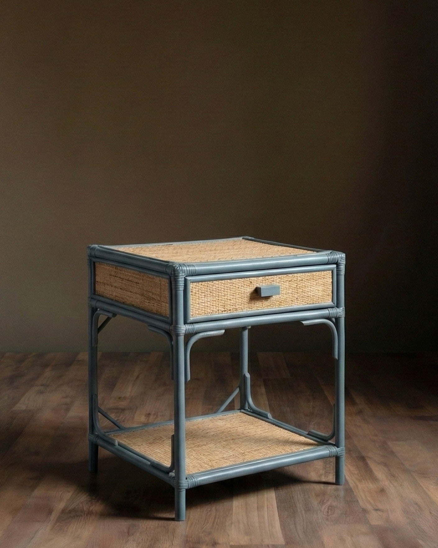 grey_nightstand_3ff.jpg grey nightstand 3ff